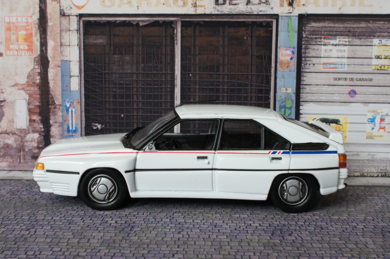 Illustration for article titled French Friday: La seule voiture qui fond